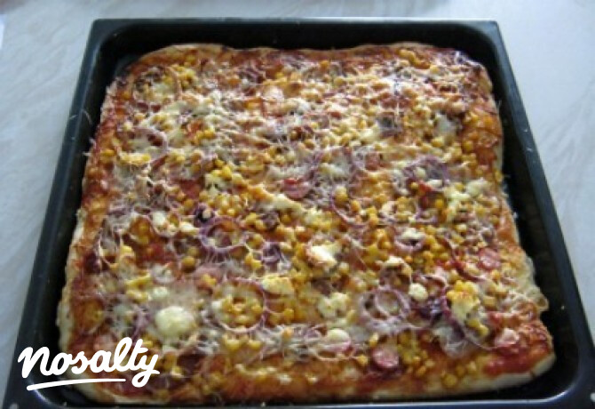 Pizza 23. - feta sajtos, lilahagymás