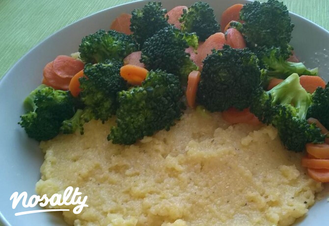Polenta krémesen párolt zöldségekkel