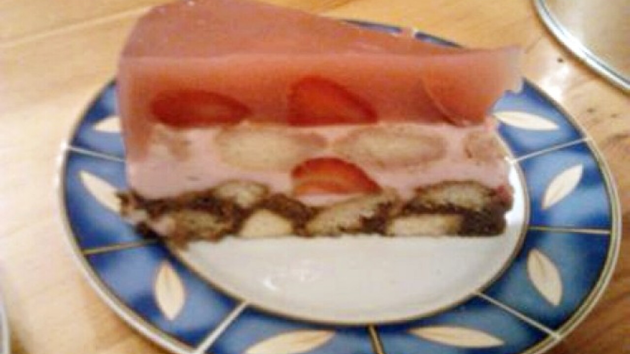 Epres-joghurtos torta sütés nélkül