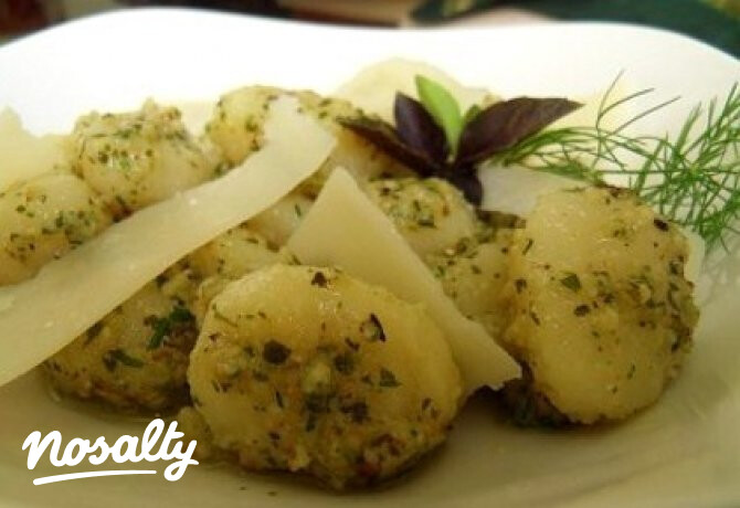 Gnocchi zöldfűszeres-kesudiós házi pesto-val