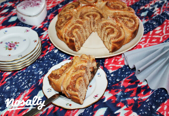 Mogyorós almáscsiga-torta tönkölylisztből