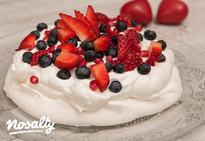 Valentin-napi pavlova torta
