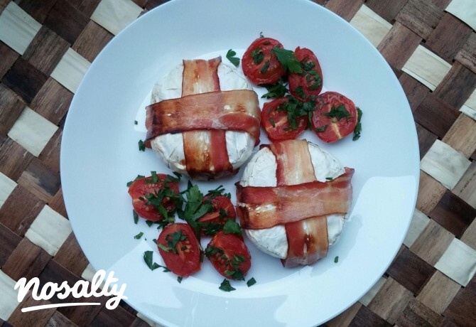 Baconben sült camembert