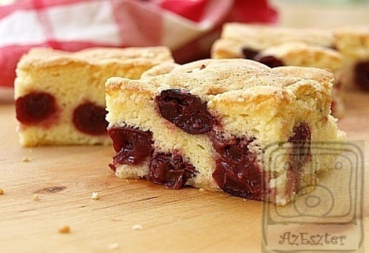 Édesmama meggyes pitéje