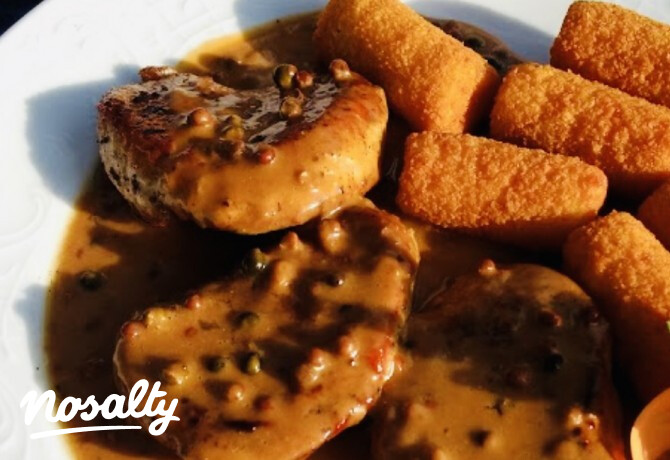 Színes-borsos steak barna mártással