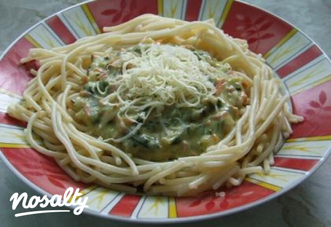 Zöldséges carbonara spagetti