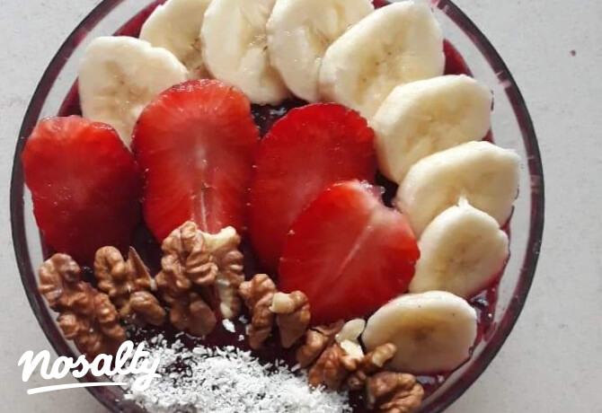 Epres-banános smoothie bowl