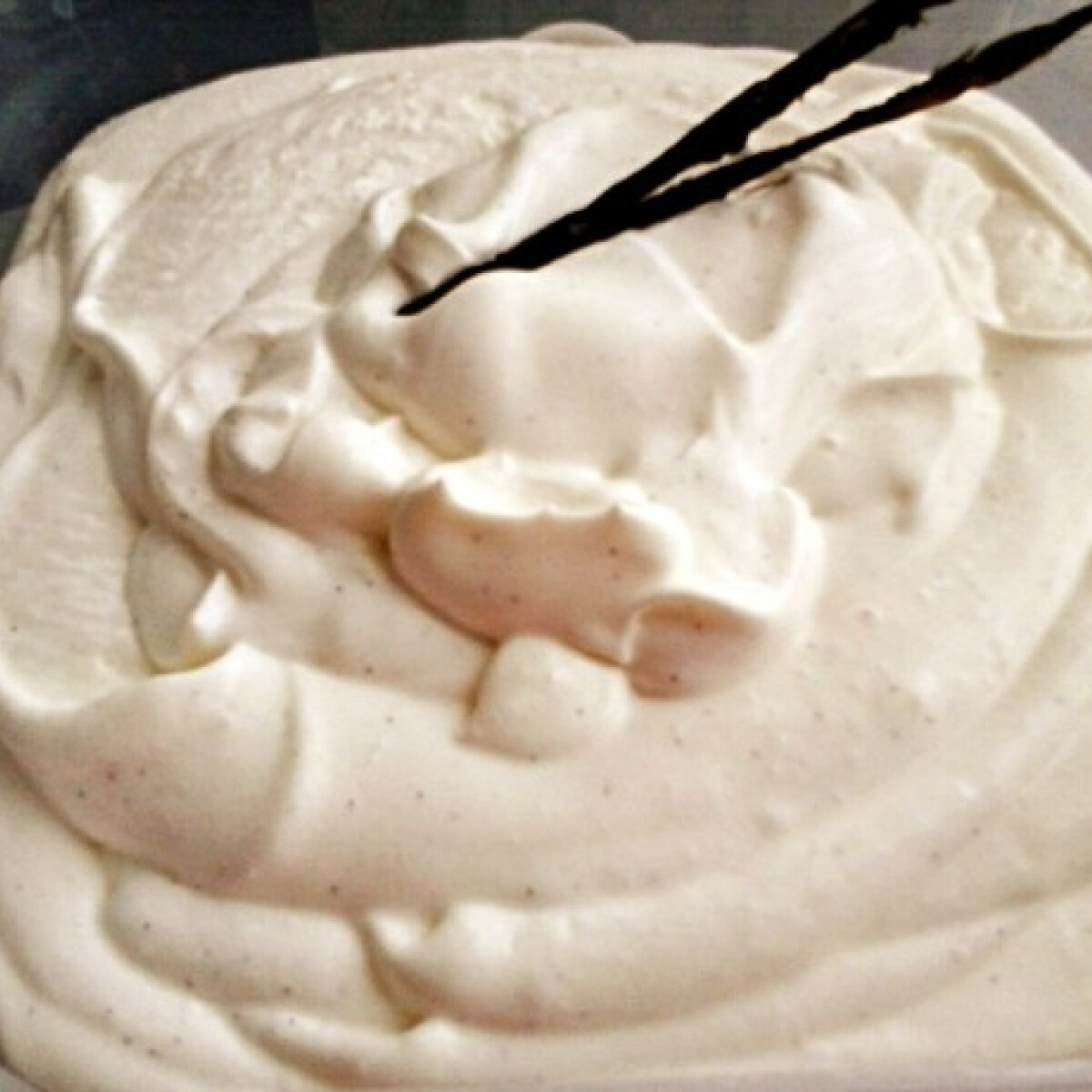 Ezen a képen: Krémes házi vaníliafagylalt