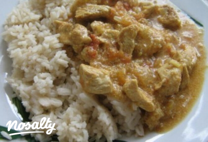 Curry-s kókuszos csirke