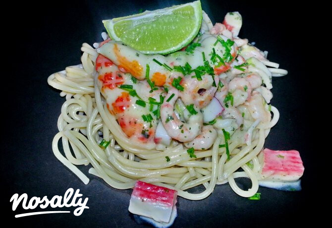 Garnélás spagetti kókusztejes-fokhagymás szószban