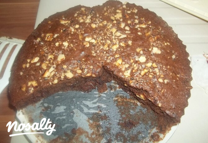 Csokoládés-diós-brandys brownie torta