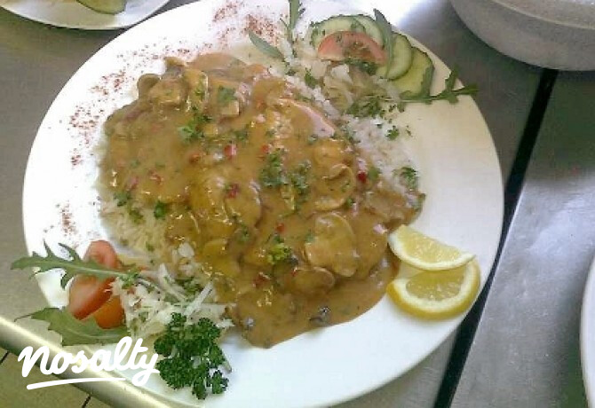 Csirkesteak vörösboros gombaszósszal