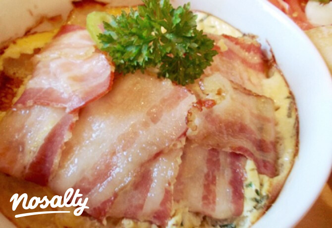 Tojás bacon köntösben