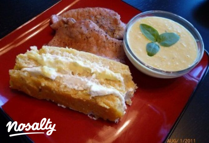 Polenta kukoricaszósszal és krémsajttal