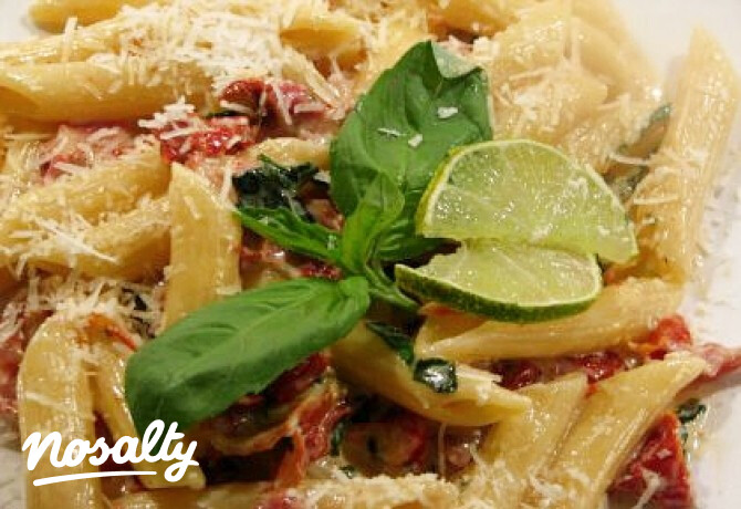 Paradicsomos-parmezán sajtos penne