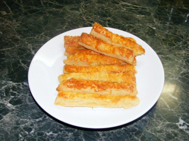 A Legegyszerubb Sajtos Rud Nosalty