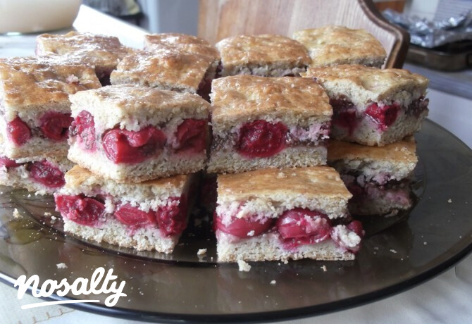 Tönkölyös-zabos meggyes pite