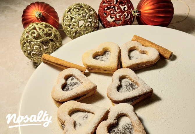 Mandulás linzer, fahéjas szilvalekvárral