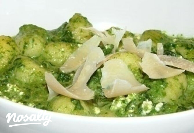 Spenótos-ricottás gnocchi