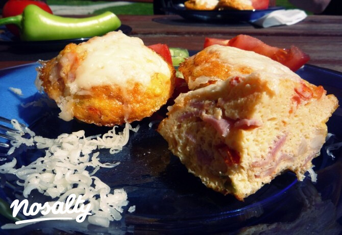 Tarjás tojás muffinformában sütve