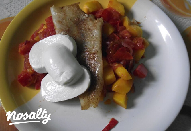 Tengeri hal mangós mozzarellával