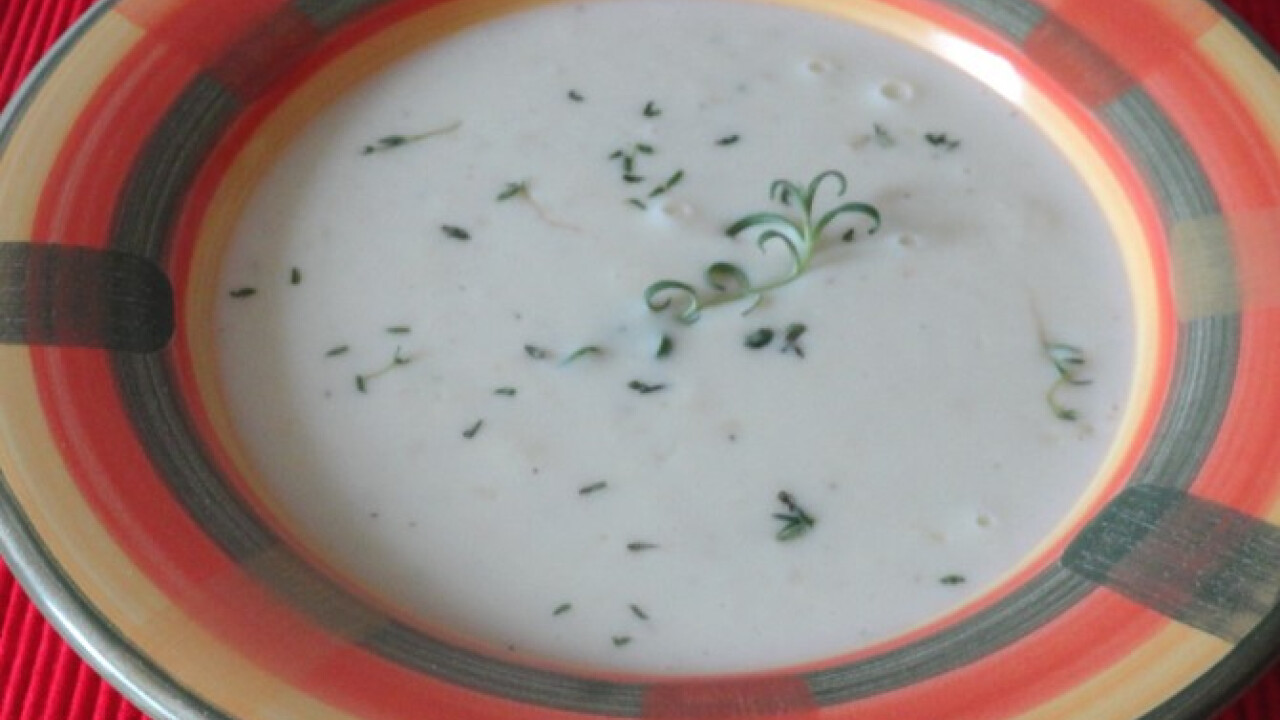 Sajtos fokhagymaleves