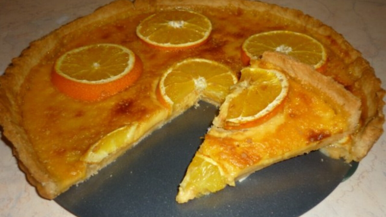 Narancsos pite tejszínes krémmel sütve