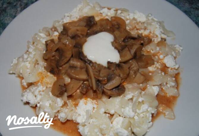 Gombapörkölt túrós csuszával