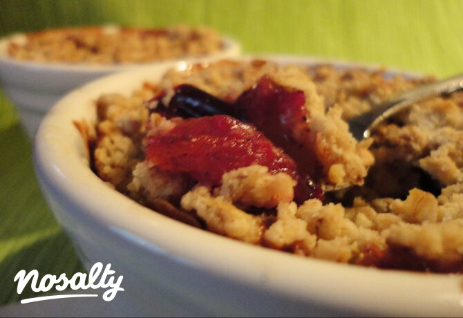 Almás-szilvás crumble