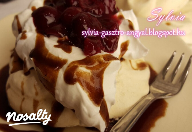 Pavlova tortácskák meggyszósszal és csokiöntettel
