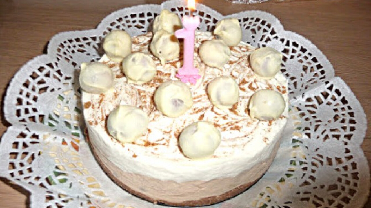 Keksz alapú csokoládé-mousse torta