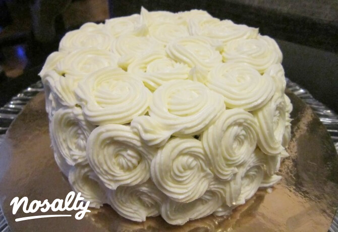 Vörös bársonyos sajttorta krémsajtos mázzal