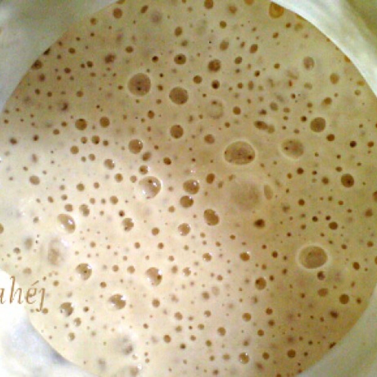 Ezen a képen: Élesztőmentes kovász kenyérlisztből