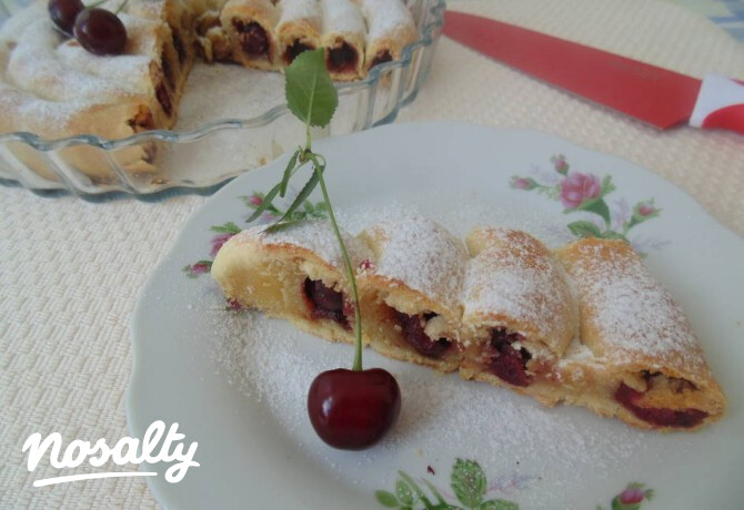 Meggyes csiga-pite