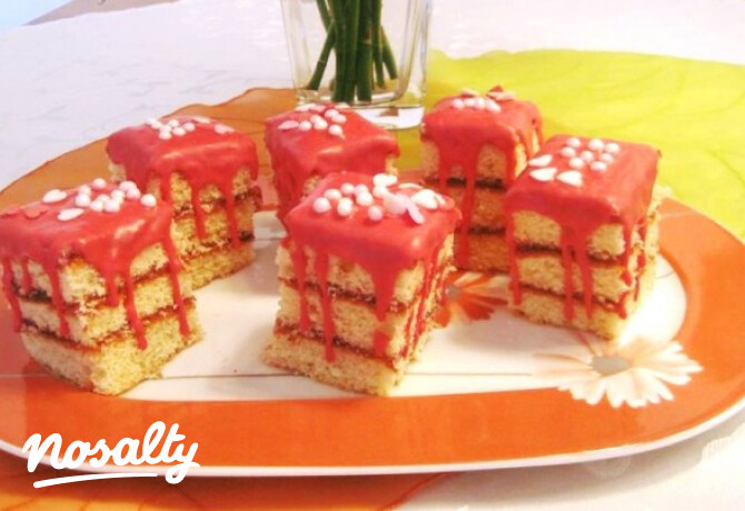 Petit four