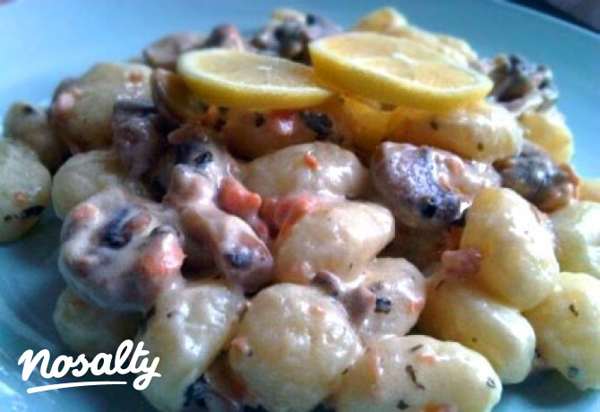 Füstölt lazacos-gombás gnocchi