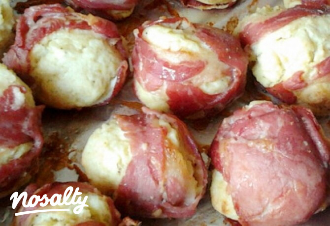 Krumpligombóc baconba tekerve