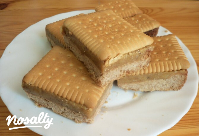 Karamell-kekszes szelet