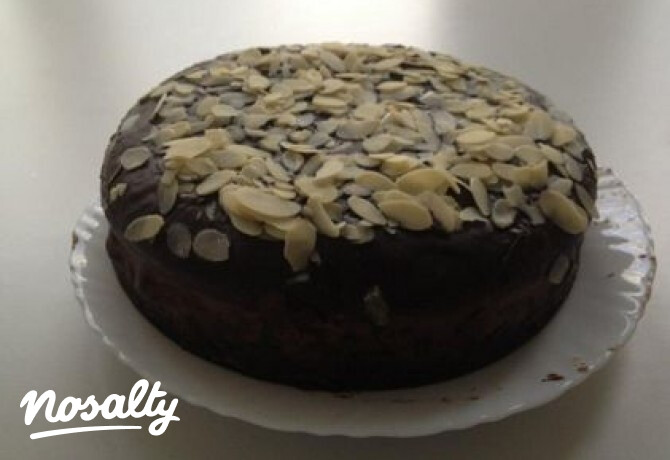 Hamis feketeerdő-torta mandulával