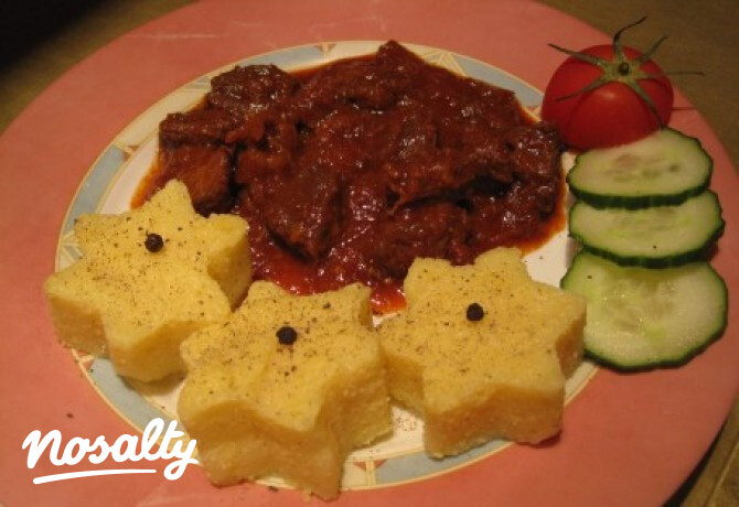 Marhalábszár puliszkával