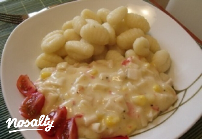 Gnocchi surimis-kukoricás sajtszószban
