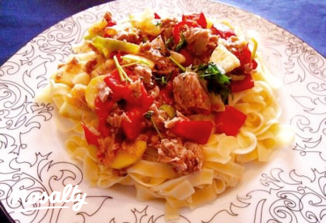 Tonhalas tagliatelle csípős paprikával