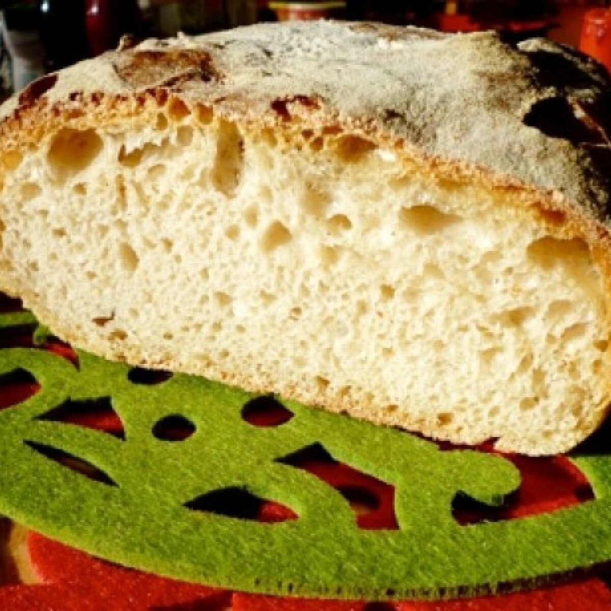Ezen a képen: Élesztő nélküli kovászos kenyér