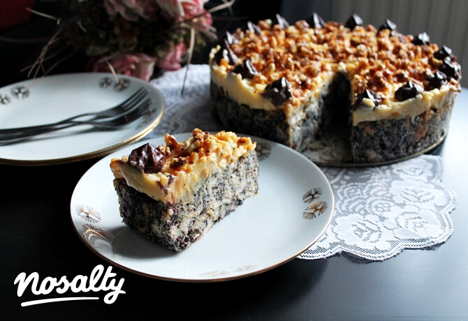 Mákosguba-torta fehércsokoládé-krémes diógrillázzsal