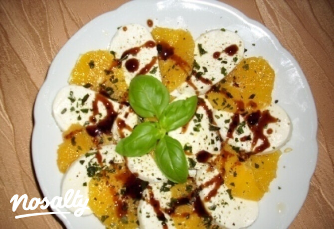 Narancsos mozzarella-saláta