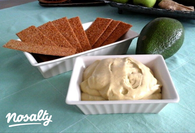 Avokádó-cottagecheese mártogató