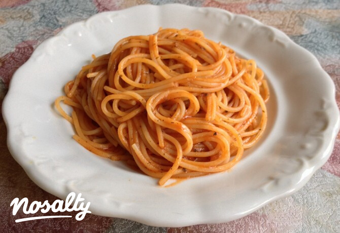 Paradicsomszószos spagetti