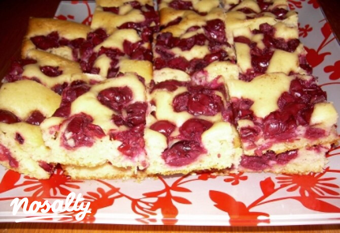 Meggyes-joghurtos pite