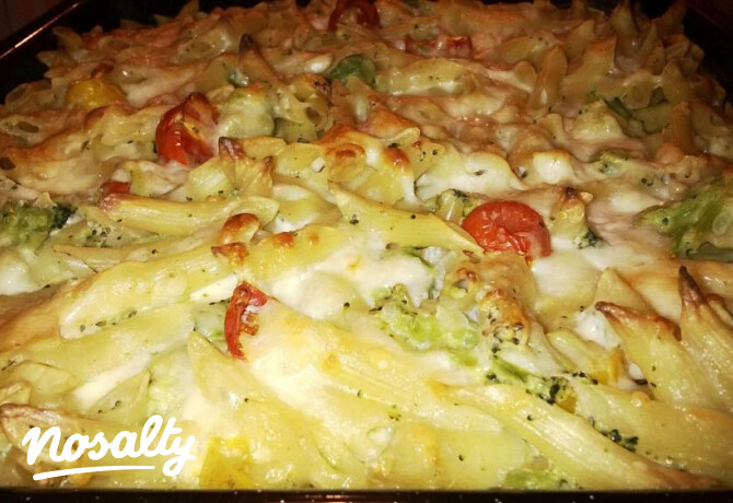 Tepsis brokkolis-paradicsomos penne
