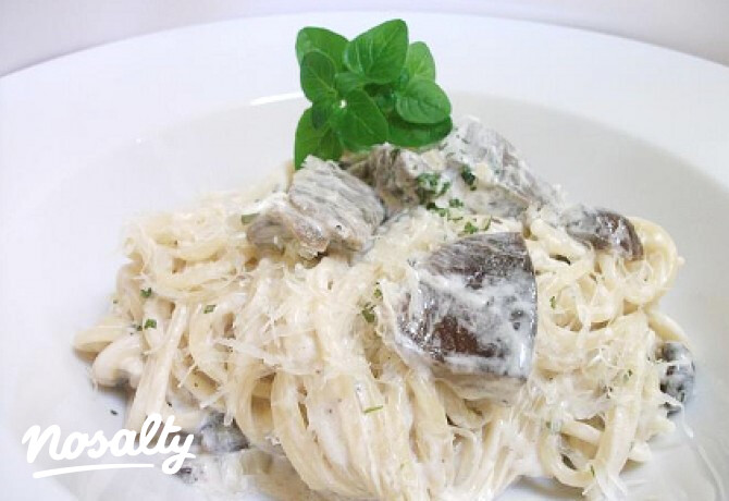 Vadgombás bazsalikomos spaghetti
